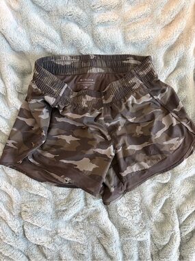 Athleta Printed Mesh Racer Run Short Athletic Shorts -XS
